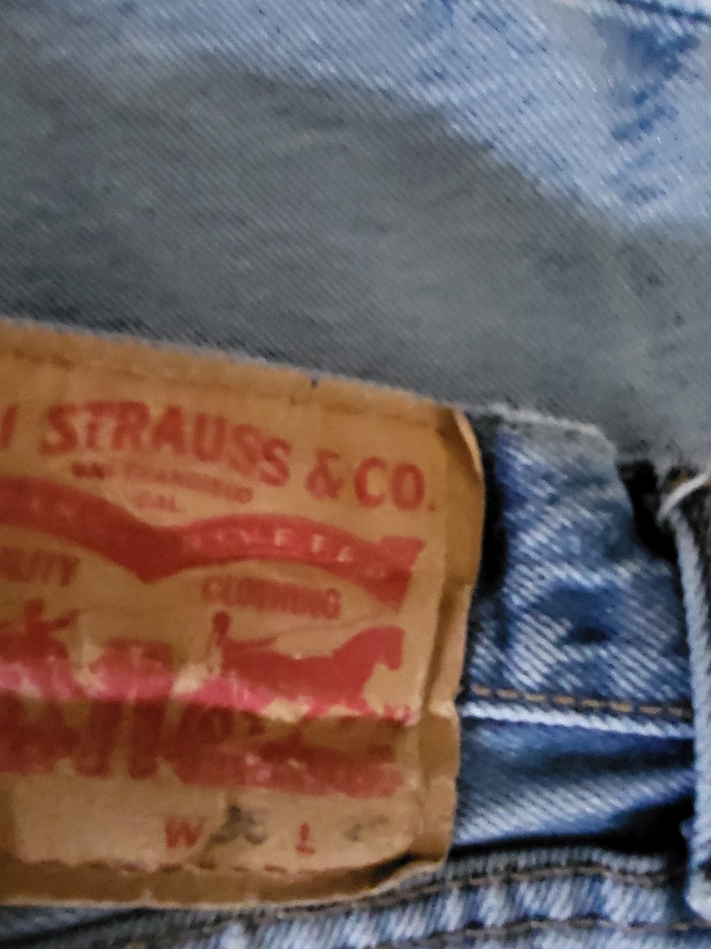 Levi's Men's 501 Buttonfly Light Blue Straight-Leg Jeans with Distressed Detail - Picture 3 of 3